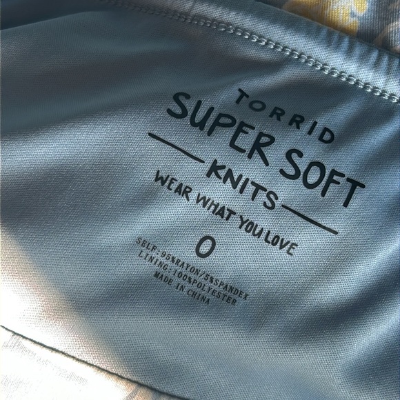 Torrid super soft light blue floral print mini dress size large - Picture 5 of 6